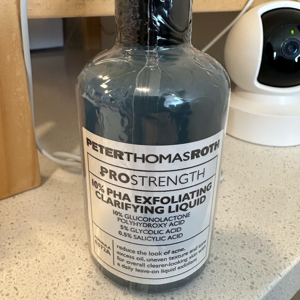 Brand New Peter Thomas Roth Pro Strength 10% PHA Exfoliating Clarifying Liquid